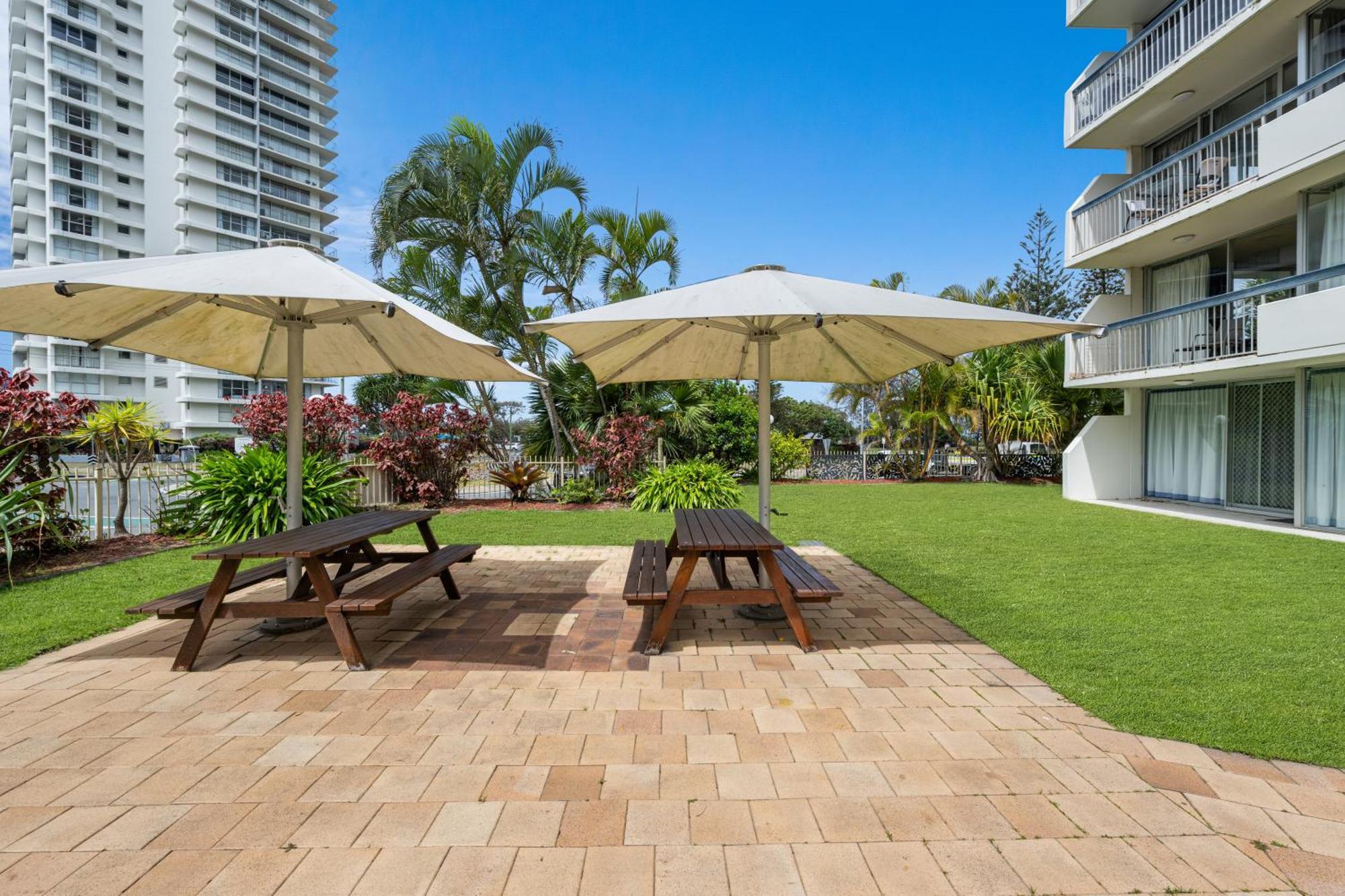 Hi Ho Beach Apartments On Broadbeach Голд-Кост Экстерьер фото