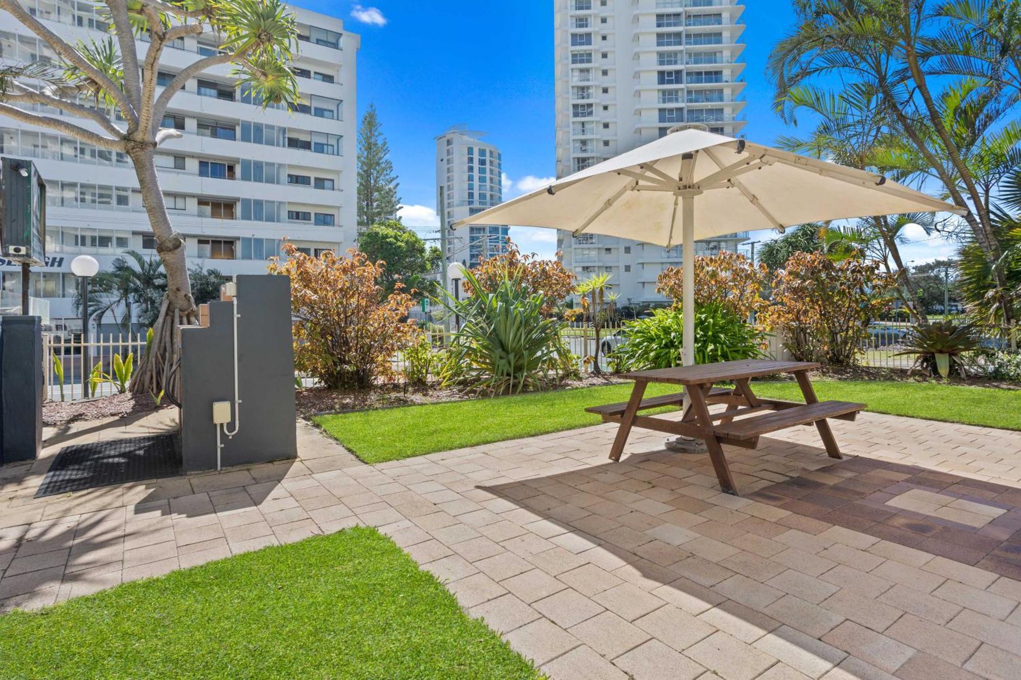 Hi Ho Beach Apartments On Broadbeach Голд-Кост Экстерьер фото