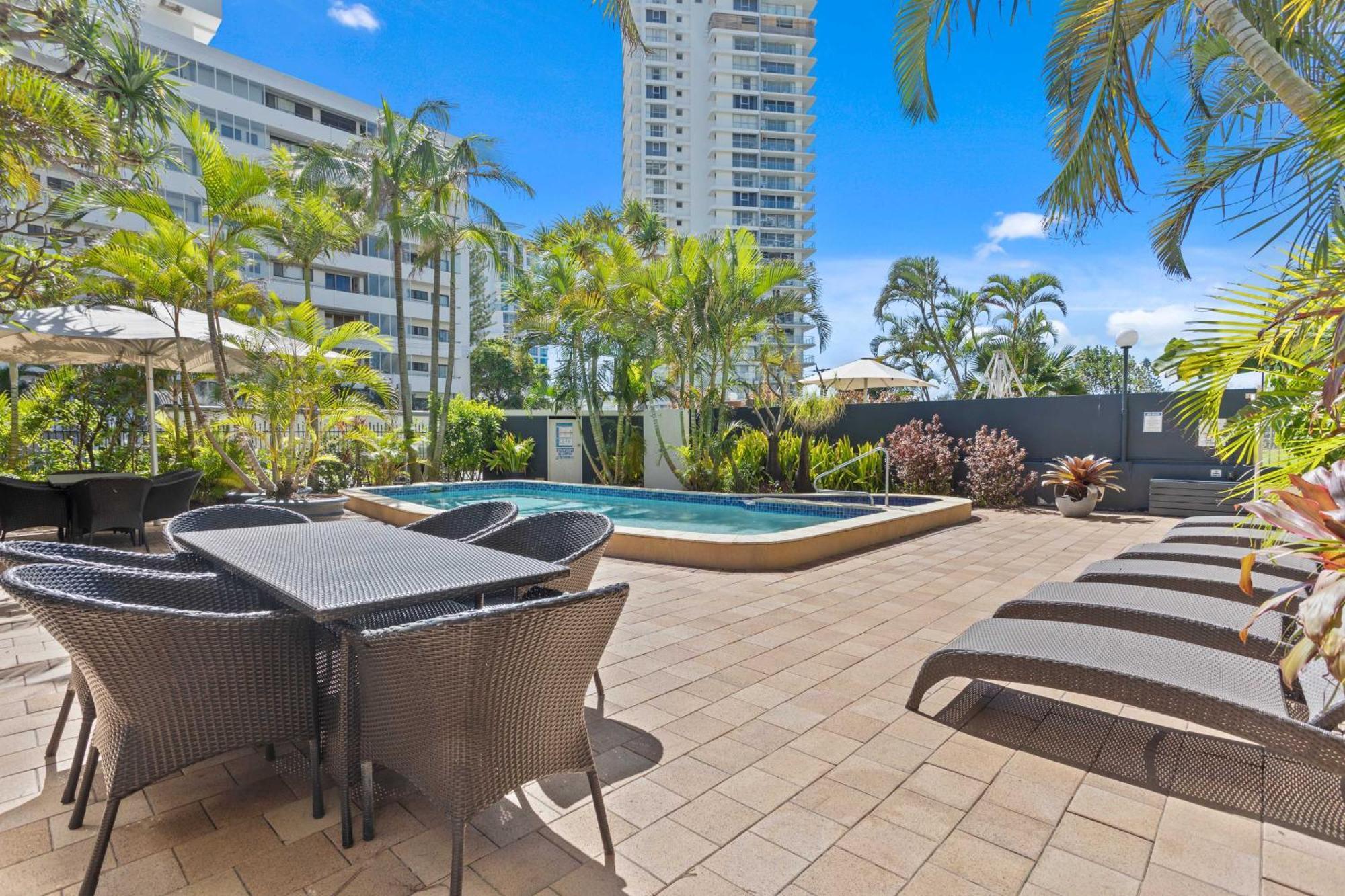 Hi Ho Beach Apartments On Broadbeach Голд-Кост Экстерьер фото