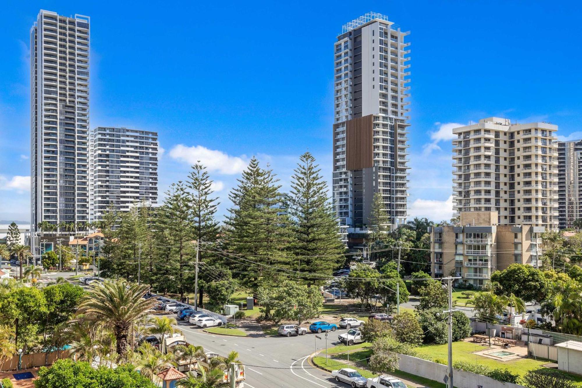 Hi Ho Beach Apartments On Broadbeach Голд-Кост Экстерьер фото