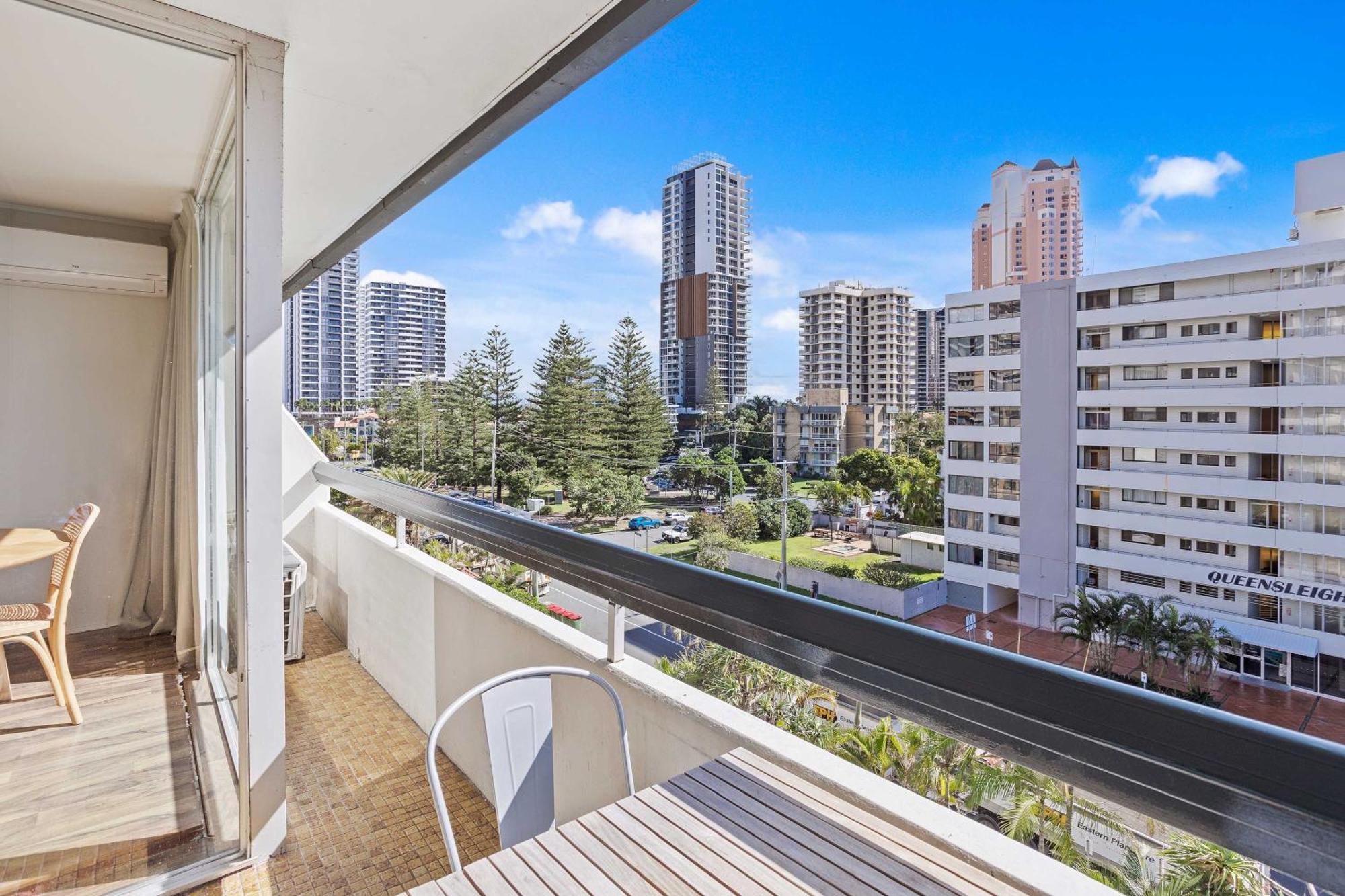 Hi Ho Beach Apartments On Broadbeach Голд-Кост Экстерьер фото
