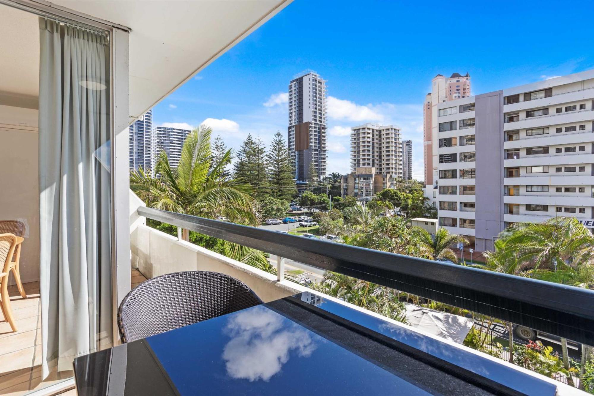 Hi Ho Beach Apartments On Broadbeach Голд-Кост Экстерьер фото